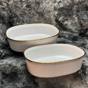 Vintage Corning ware French White casserole dishes with gold trim 2.8 L and 1.8
